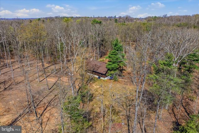430 HOMEWOOD HOLLOW LN, Berkeley Springs, WV 25411