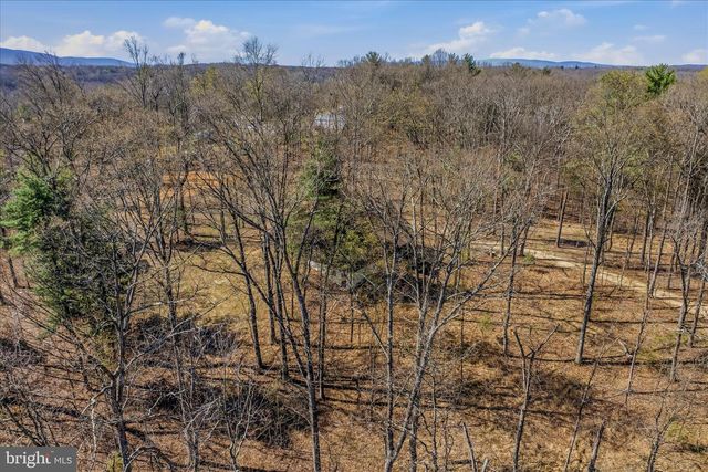 430 HOMEWOOD HOLLOW LN, Berkeley Springs, WV 25411
