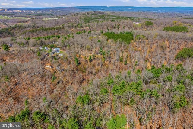430 HOMEWOOD HOLLOW LN, Berkeley Springs, WV 25411