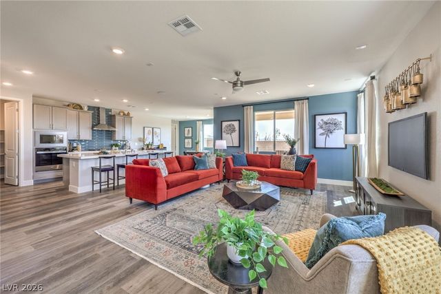 1424 Kaylis Cove Place 51, North Las Vegas, NV 89084