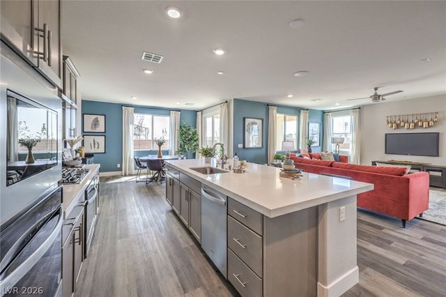 1424 Kaylis Cove Place 51, North Las Vegas, NV 89084