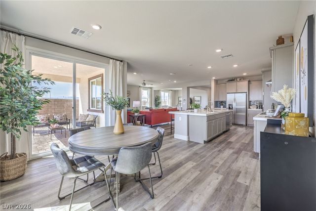 1424 Kaylis Cove Place 51, North Las Vegas, NV 89084