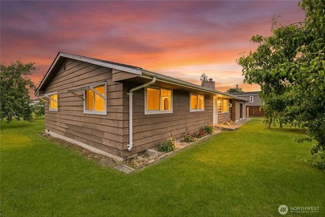 230 Cleveland Avenue, Sumas, WA 98295