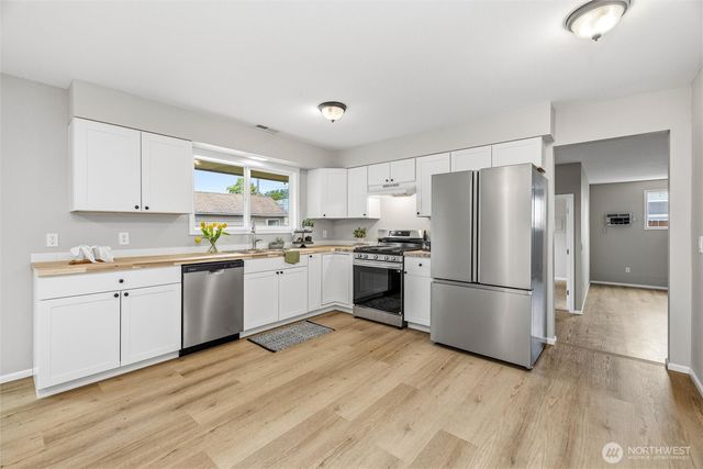 230 Cleveland Avenue, Sumas, WA 98295