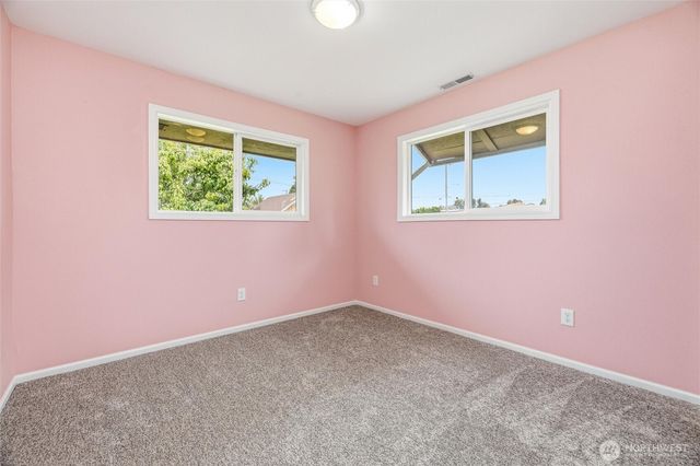 230 Cleveland Avenue, Sumas, WA 98295