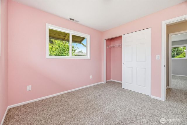 230 Cleveland Avenue, Sumas, WA 98295