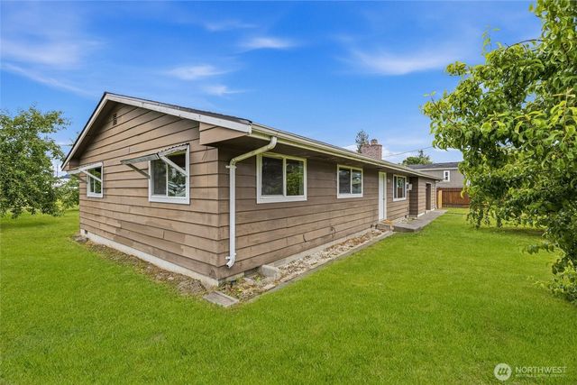 230 Cleveland Avenue, Sumas, WA 98295