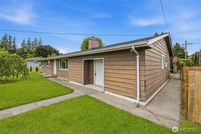 230 Cleveland Avenue, Sumas, WA 98295