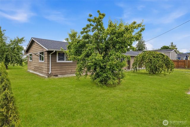 230 Cleveland Avenue, Sumas, WA 98295