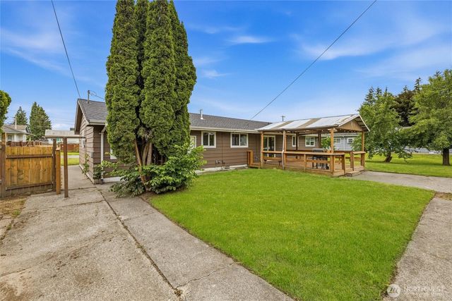 230 Cleveland Avenue, Sumas, WA 98295