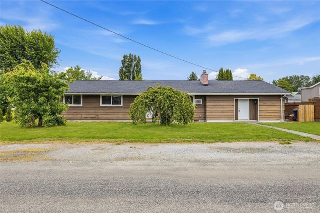 230 Cleveland Avenue, Sumas, WA 98295