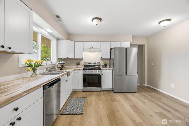 230 Cleveland Avenue, Sumas, WA 98295