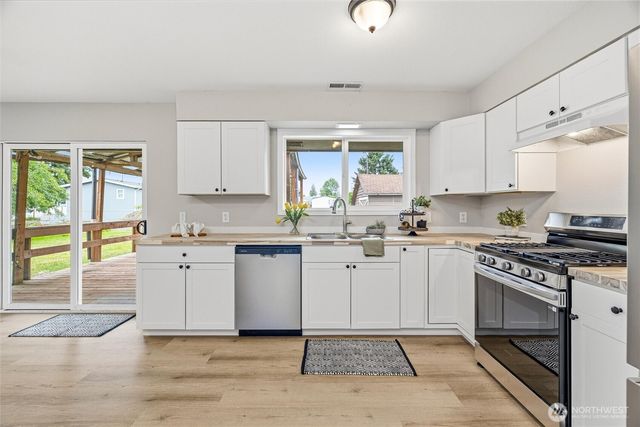 230 Cleveland Avenue, Sumas, WA 98295