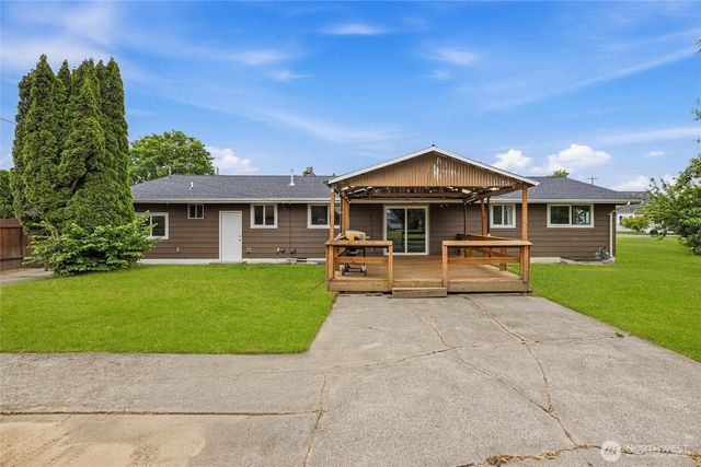 230 Cleveland Avenue, Sumas, WA 98295