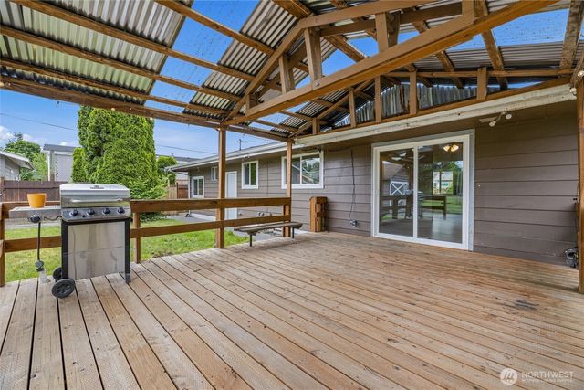230 Cleveland Avenue, Sumas, WA 98295