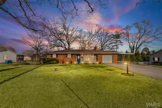 2016 Caseyville Avenue, Swansea, IL 62226
