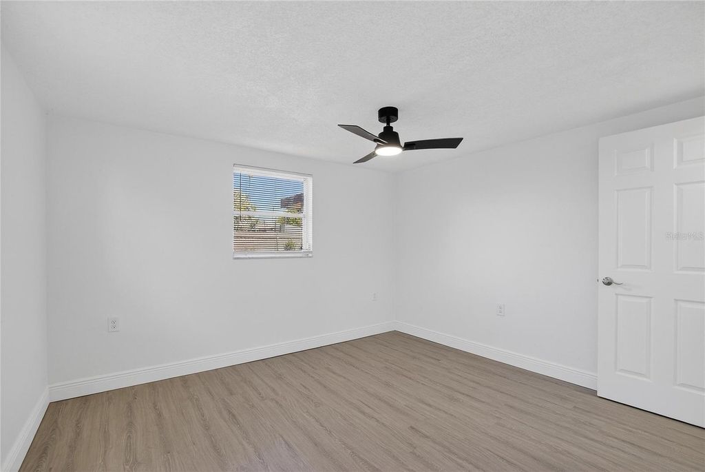 Image 30 of property listing at 5551 MOSAIC DRIVE, Holiday, FL 34690