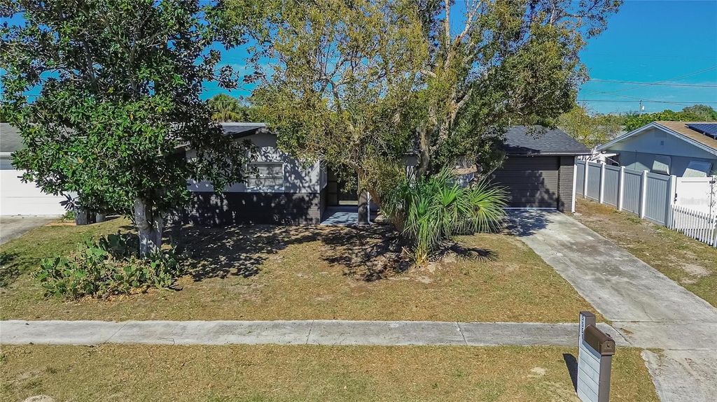 Image 71 of property listing at 5551 MOSAIC DRIVE, Holiday, FL 34690