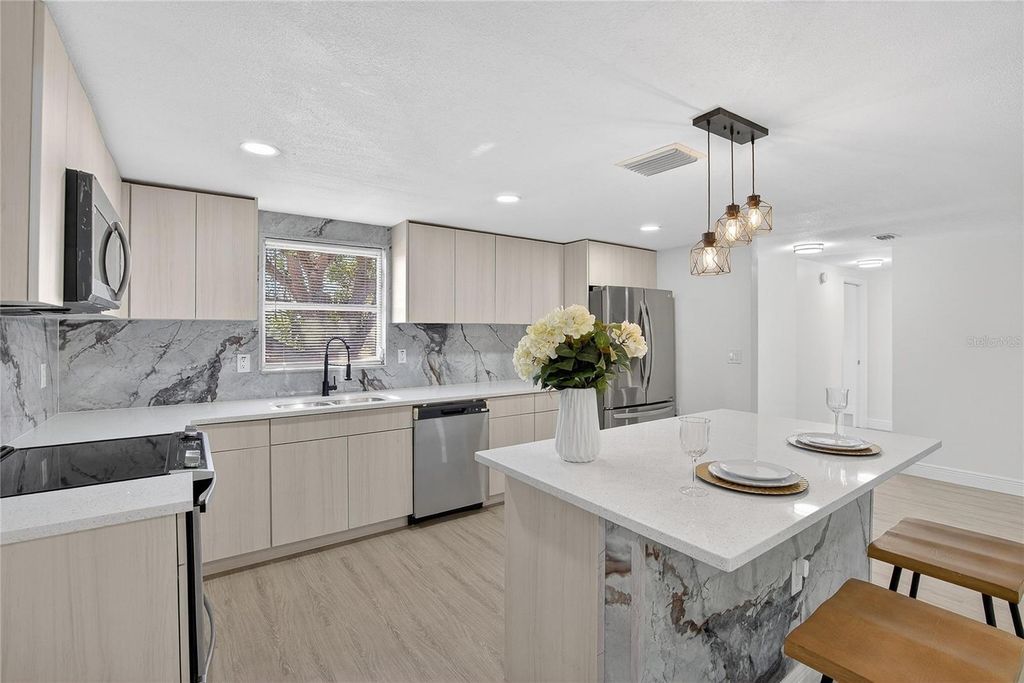 Image 9 of property listing at 5551 MOSAIC DRIVE, Holiday, FL 34690