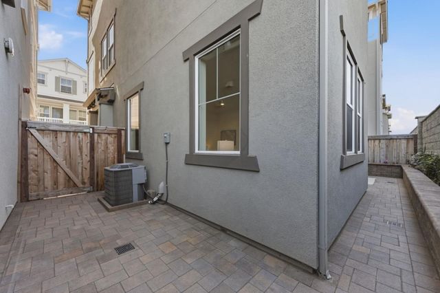 9415 Hidden Harbor Way, Newark, CA 94560