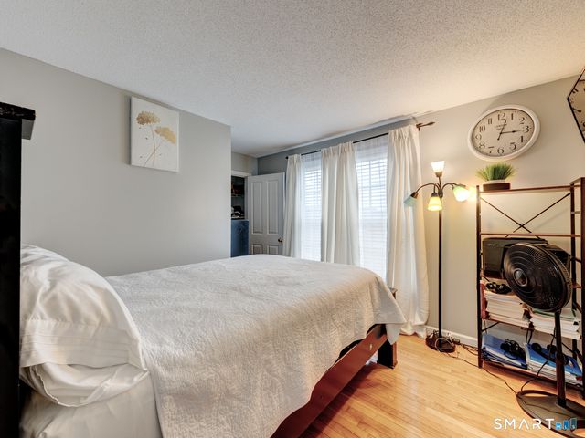 6 Wilson Way, Manchester, CT 06040