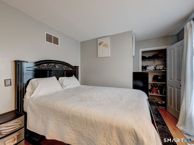 6 Wilson Way, Manchester, CT 06040