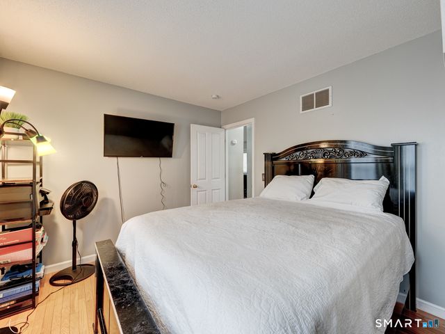 6 Wilson Way, Manchester, CT 06040