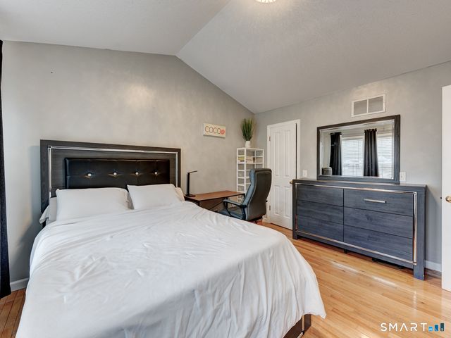 6 Wilson Way, Manchester, CT 06040