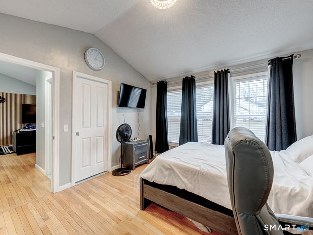 6 Wilson Way, Manchester, CT 06040