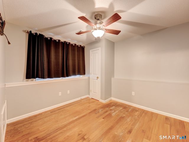 6 Wilson Way, Manchester, CT 06040