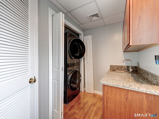 6 Wilson Way, Manchester, CT 06040