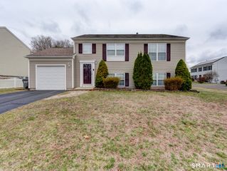 6 Wilson Way, Manchester, CT 06040