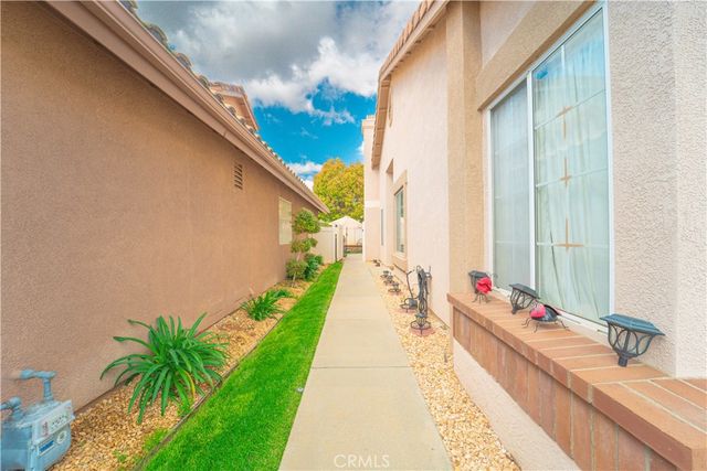 1297 Green Island, Banning, CA 92220