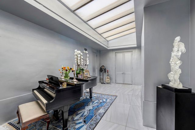 1814 Larchmont Road, Houston, TX 77019