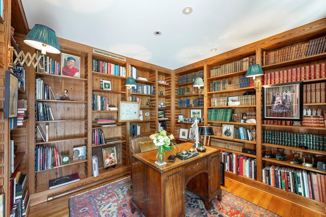 1814 Larchmont Road, Houston, TX 77019