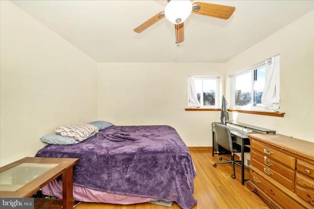 11812 ROBINWOOD DR, Hagerstown, MD 21742