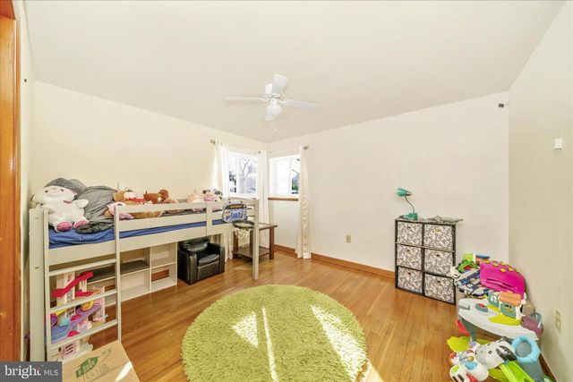 11812 ROBINWOOD DR, Hagerstown, MD 21742