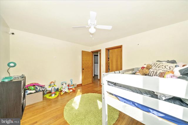 11812 ROBINWOOD DR, Hagerstown, MD 21742