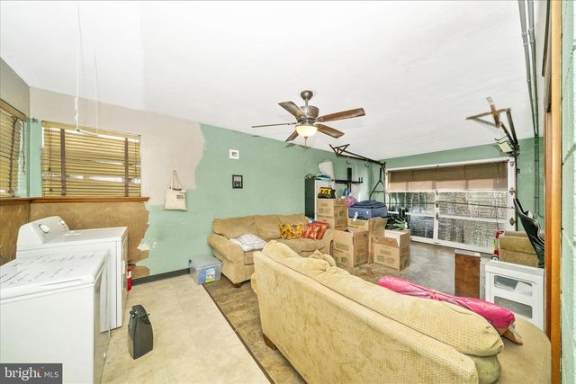 11812 ROBINWOOD DR, Hagerstown, MD 21742