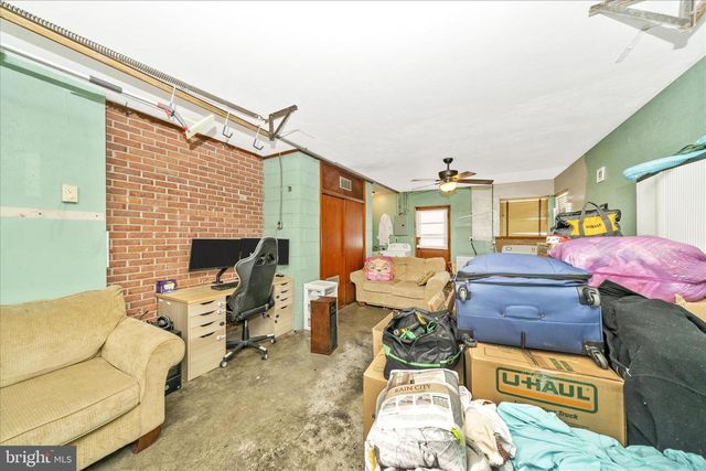 11812 ROBINWOOD DR, Hagerstown, MD 21742