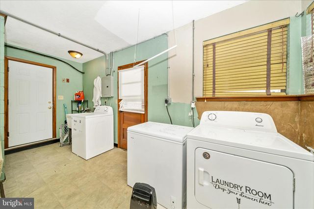 11812 ROBINWOOD DR, Hagerstown, MD 21742