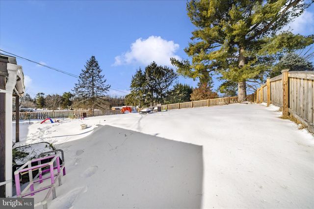 11812 ROBINWOOD DR, Hagerstown, MD 21742