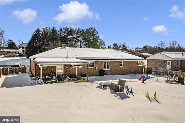 11812 ROBINWOOD DR, Hagerstown, MD 21742