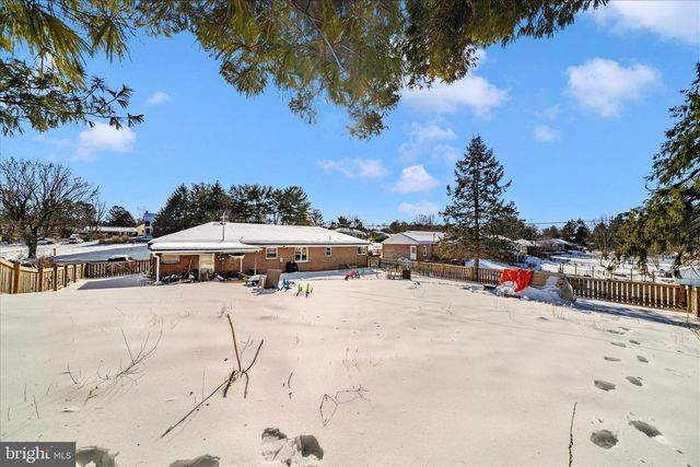 11812 ROBINWOOD DR, Hagerstown, MD 21742