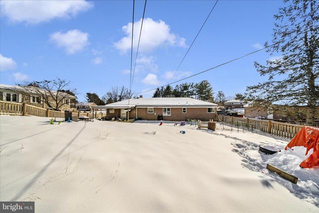 11812 ROBINWOOD DR, Hagerstown, MD 21742