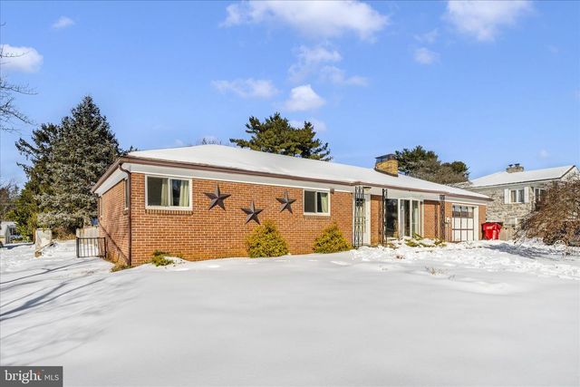 11812 ROBINWOOD DR, Hagerstown, MD 21742