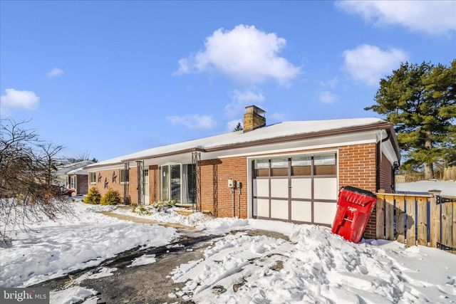 11812 ROBINWOOD DR, Hagerstown, MD 21742