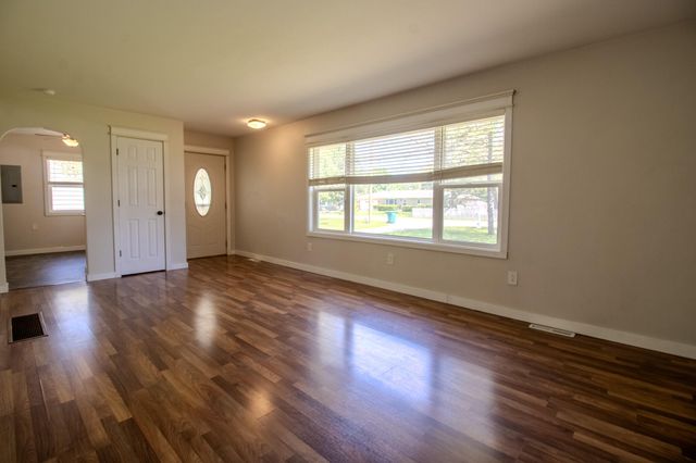 6175 S John Street, North Judson, IN 46366