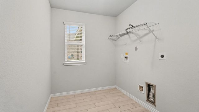 17 Road 6615, Dayton, TX 77535