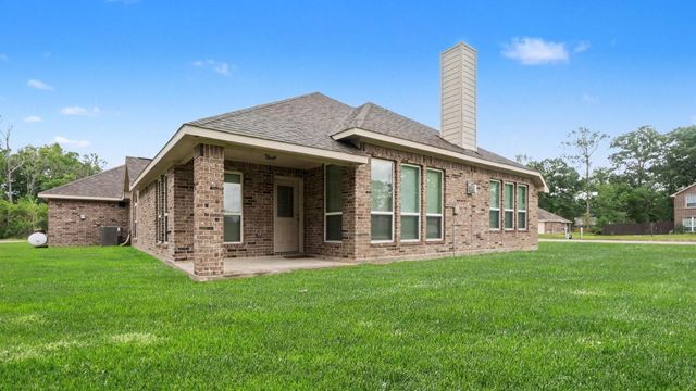 17 Road 6615, Dayton, TX 77535